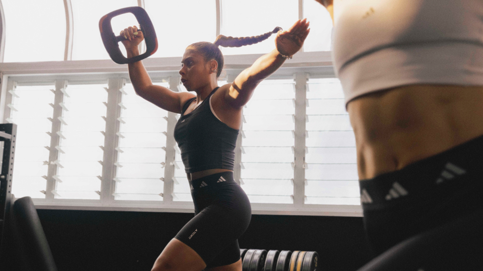SMARTBAR weight plates for high intensity strength building with LES MILLS GRIT