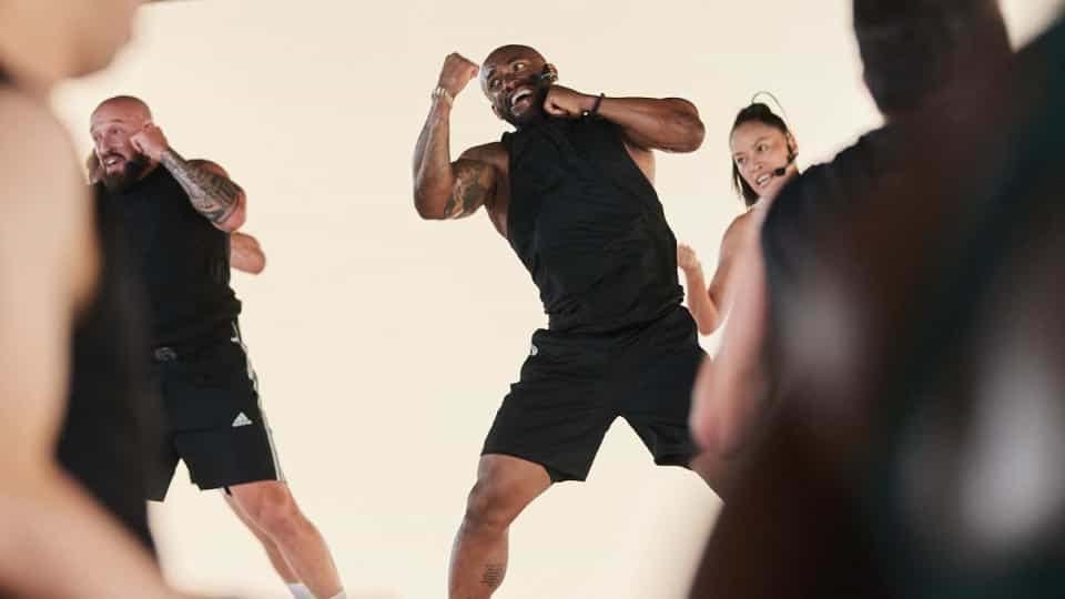 Kurotan 　LES MILLS BODYCOMBAT A Black Belt Takes a LesMills Body Combat Class - Little Black